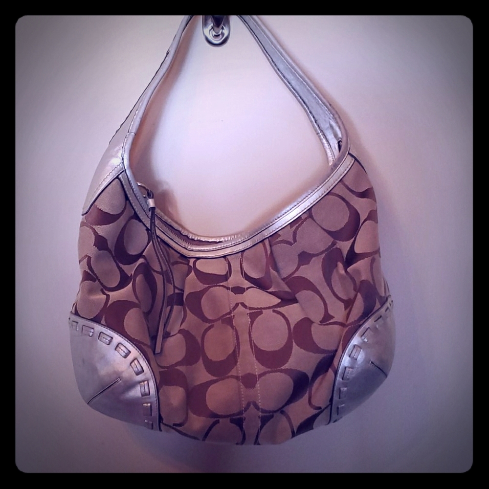 🪁2/$40 Coach Signature Pleated Ergo Hobo